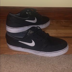 Nike Janoski